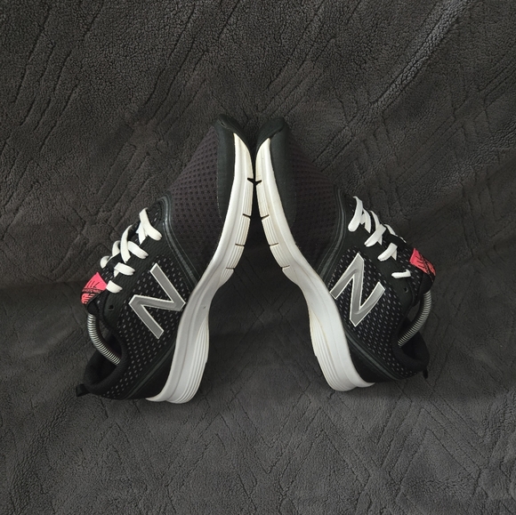 New Balance 711 Running Shoes Womens Sz 8.5B Athletic Sneakers Trainers Black. - Picture 3 of 9